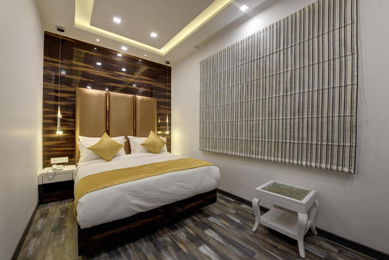 Hotel Golden Tree Noida Esterno foto