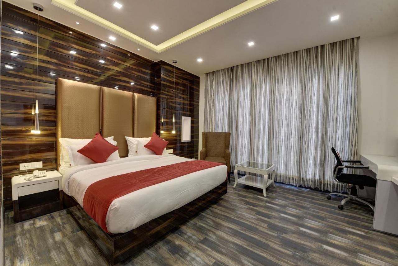 Hotel Golden Tree Noida Esterno foto