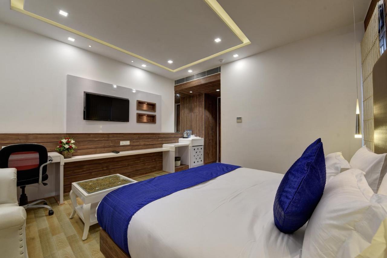 Hotel Golden Tree Noida Esterno foto