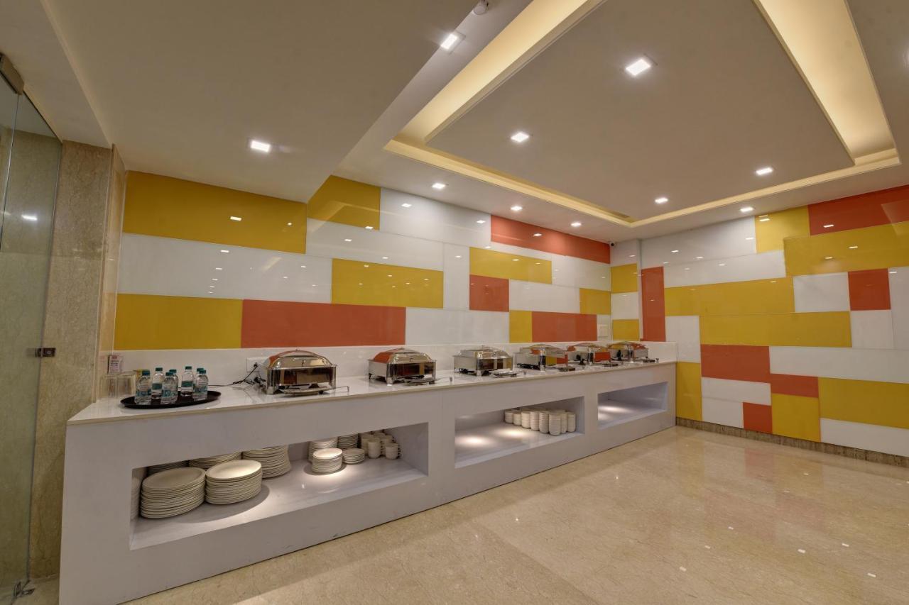 Hotel Golden Tree Noida Esterno foto