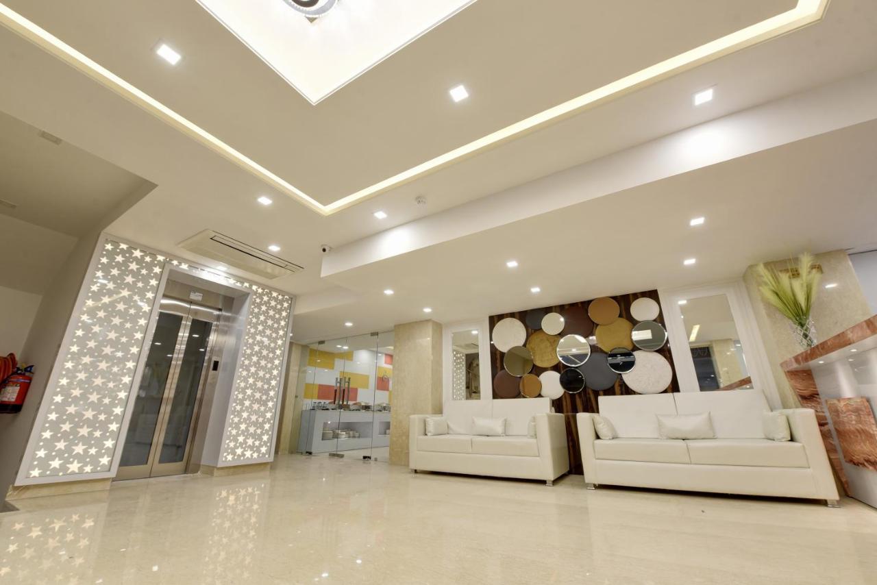 Hotel Golden Tree Noida Esterno foto