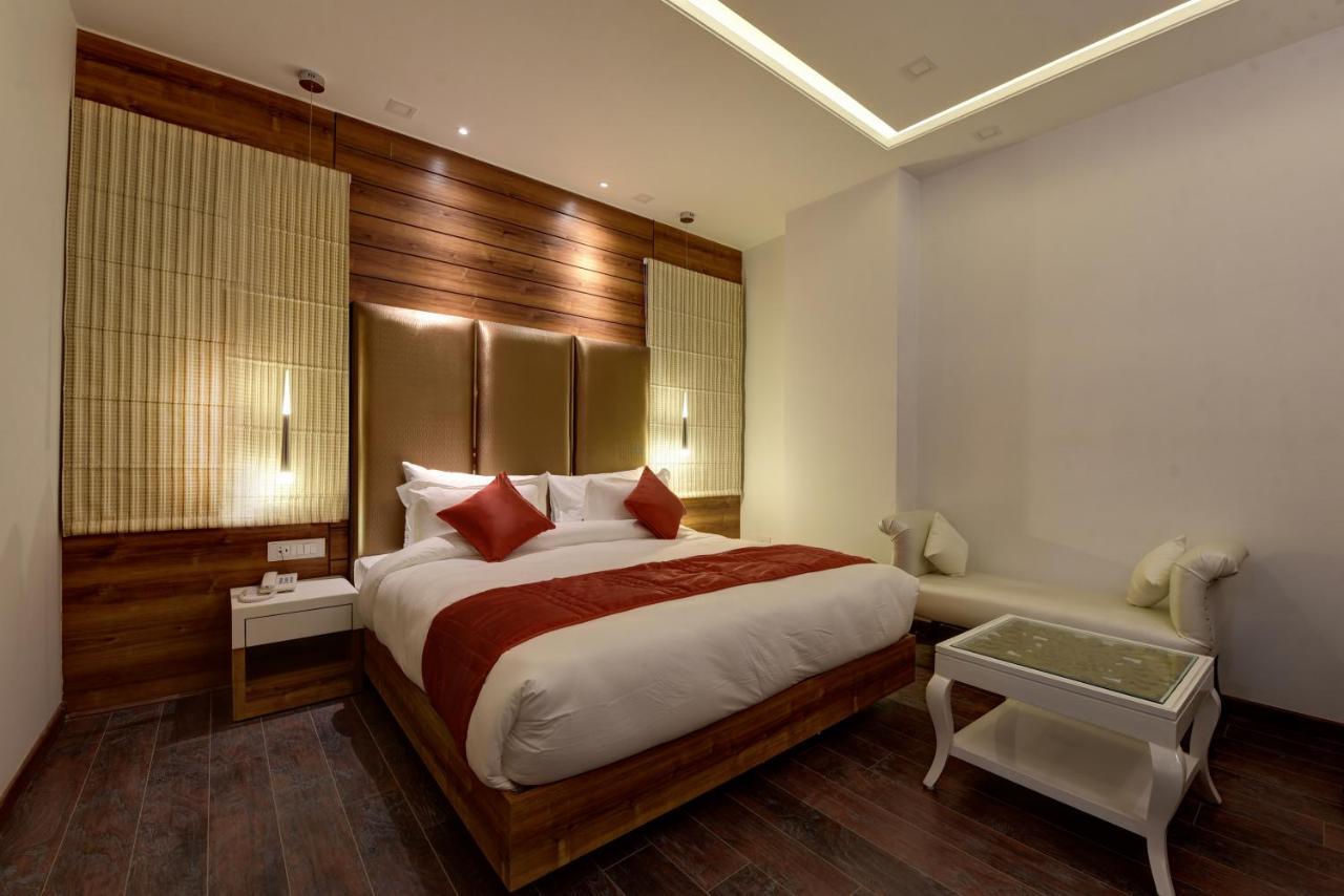Hotel Golden Tree Noida Esterno foto