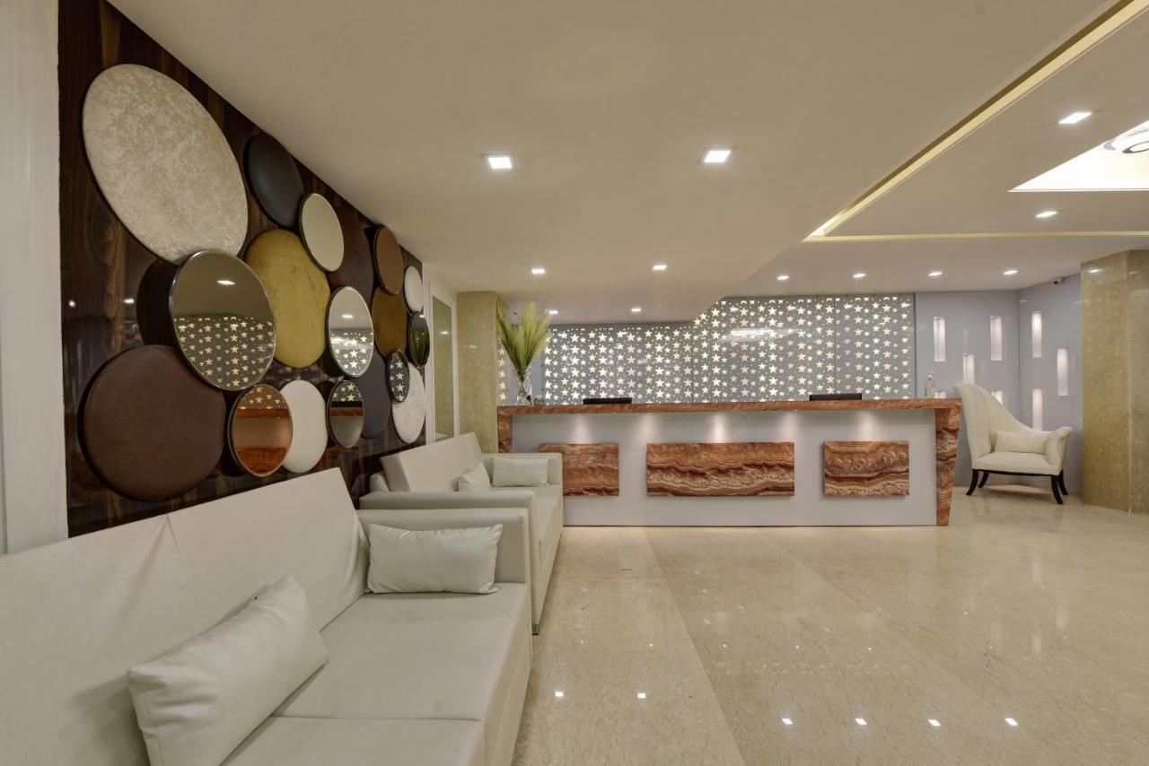 Hotel Golden Tree Noida Esterno foto