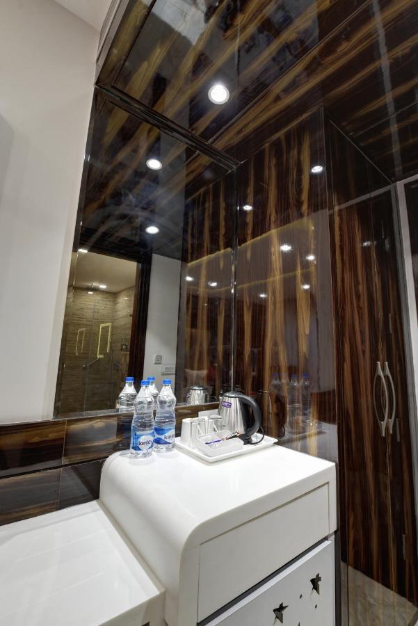 Hotel Golden Tree Noida Esterno foto